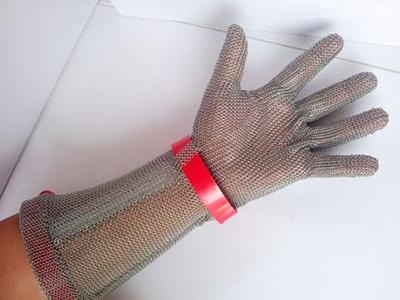 Long cut resistant gloves